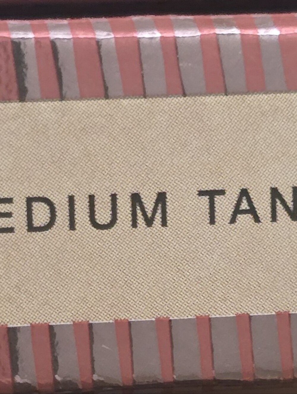 LAWLESS Perfecting Pressed Powder In Medium Tan - Picture 7 of 8
